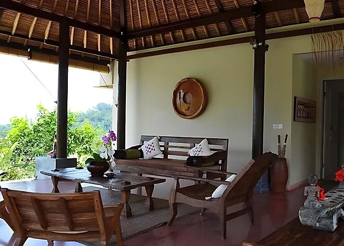 Surya Shanti ゲストハウス 4*